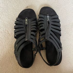 Black Memory Foam Sandals